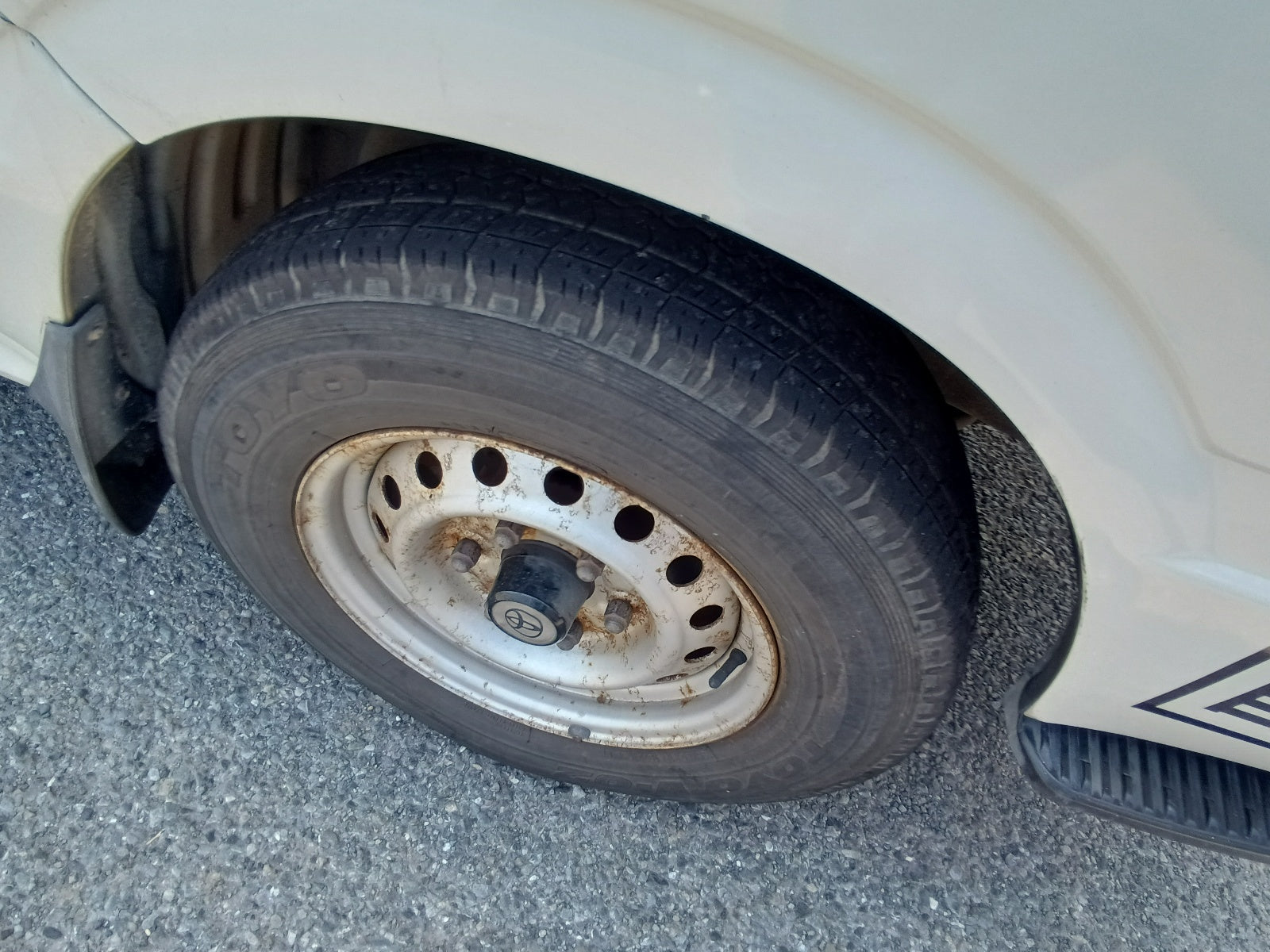 TOYOTA HIACE-SUPER DX LONG- 2004