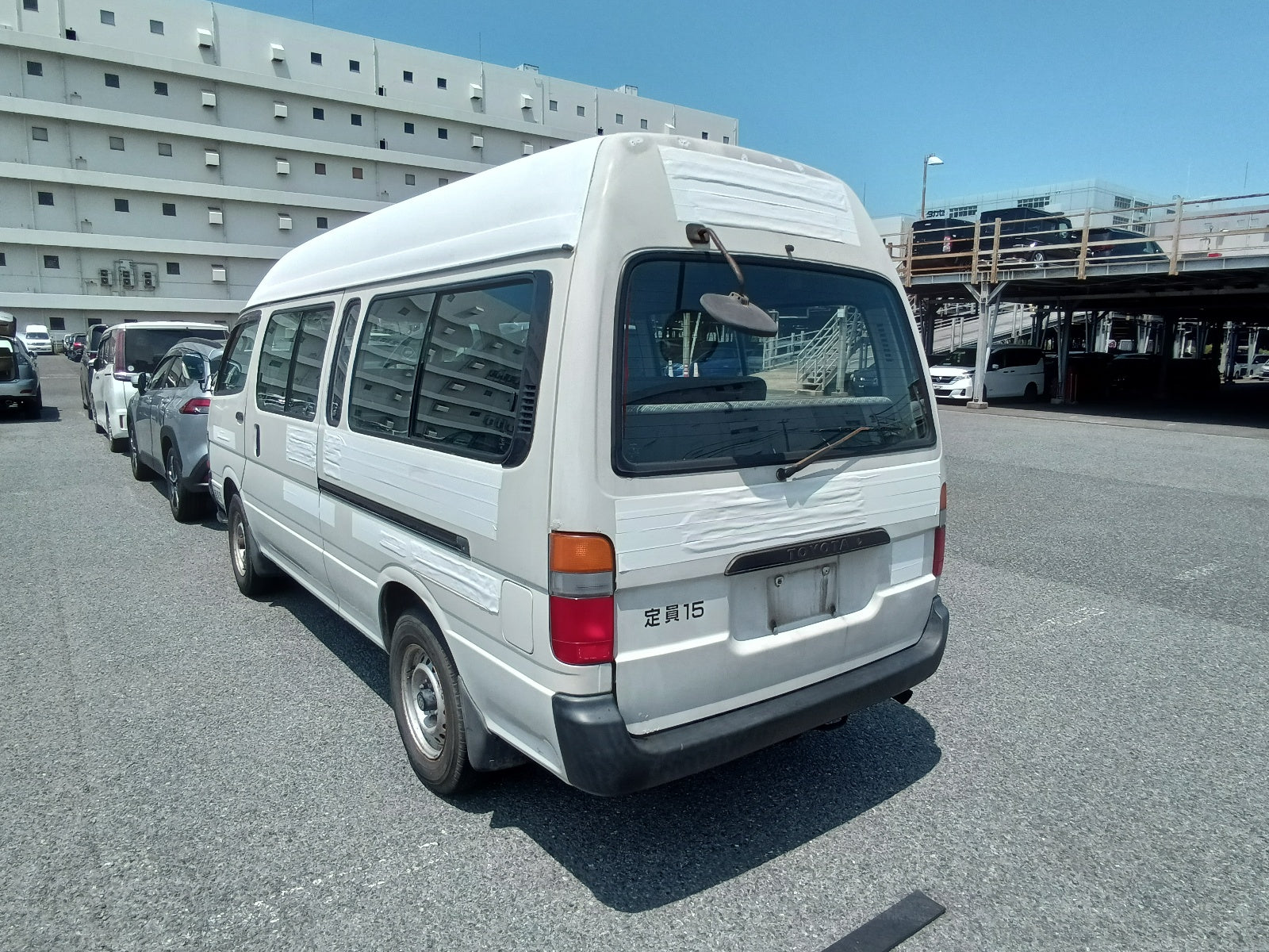 TOYOTA HIACE-SUPER DX LONG- 2004