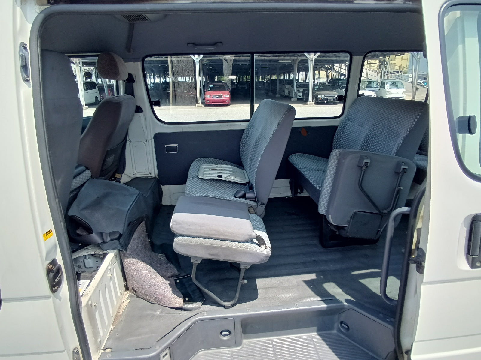 TOYOTA HIACE-SUPER DX LONG- 2004