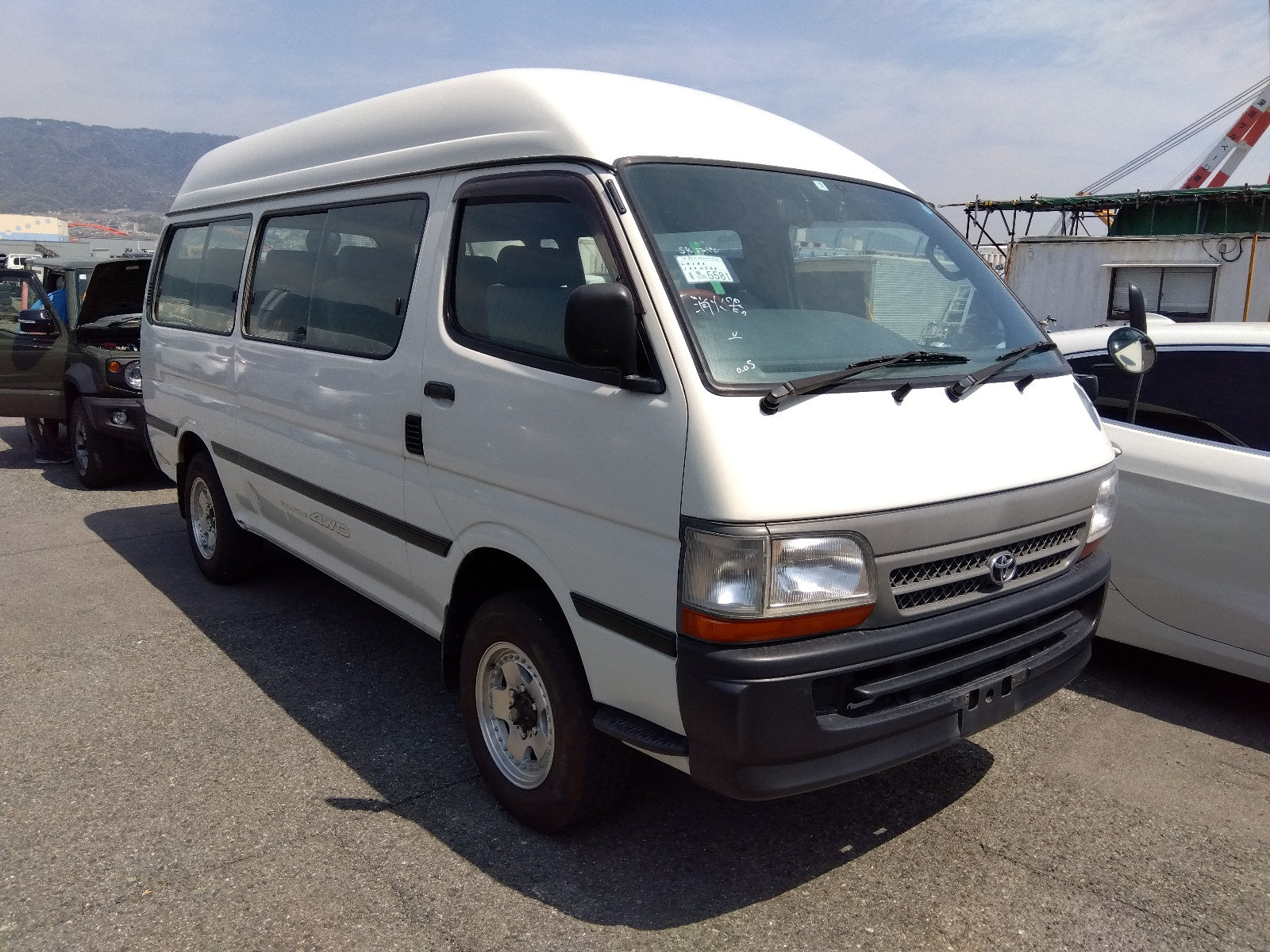TOYOTA HIACE-SUPER LONG GL 4WD- 2002
