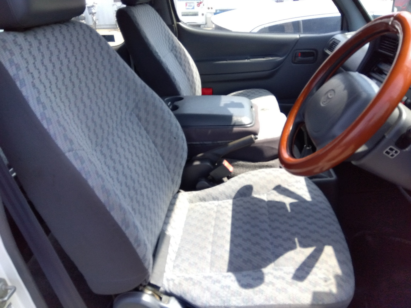 TOYOTA HIACE-SUPER LONG GL 4WD- 2002