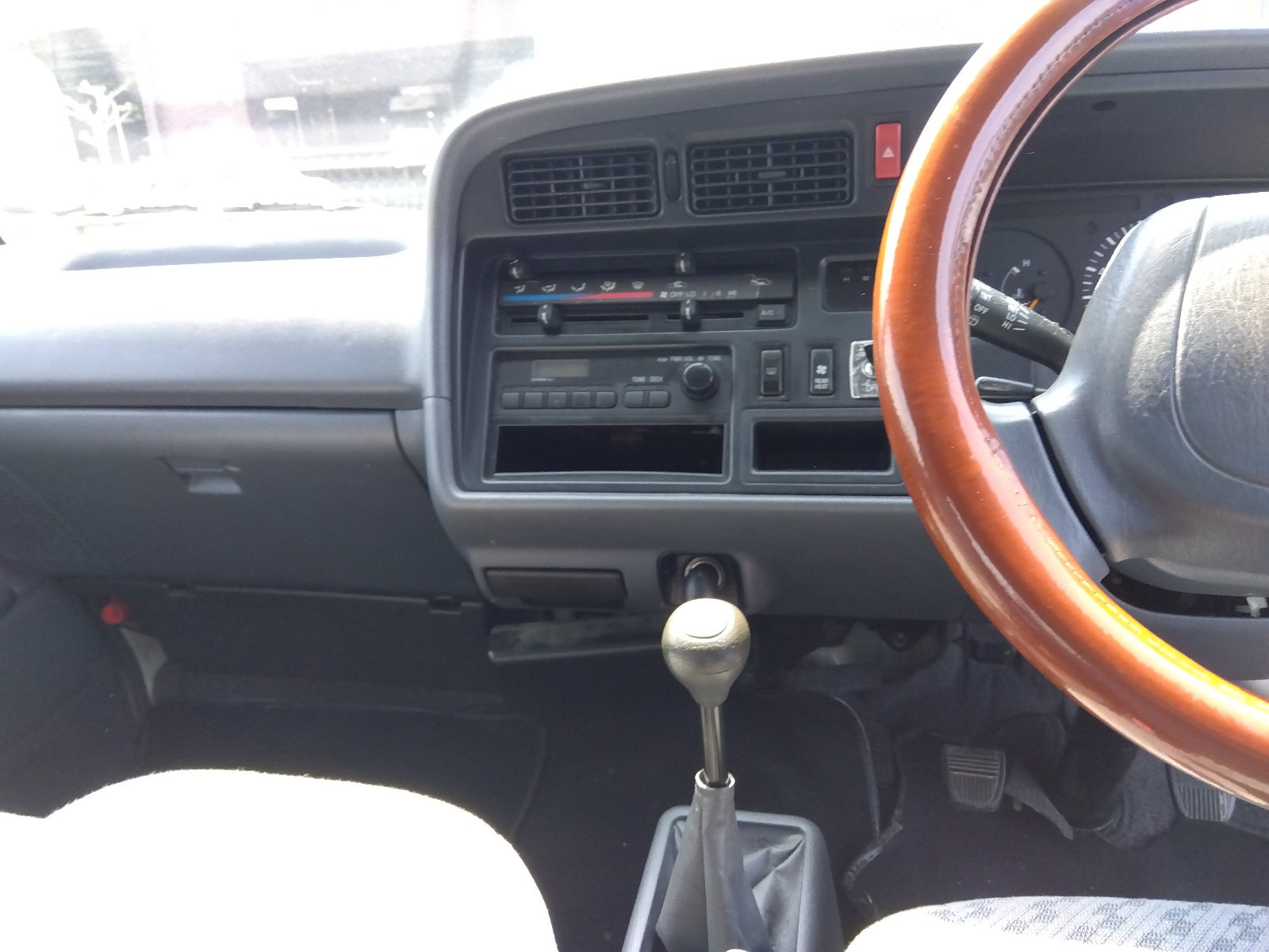 TOYOTA HIACE-SUPER LONG GL 4WD- 2002