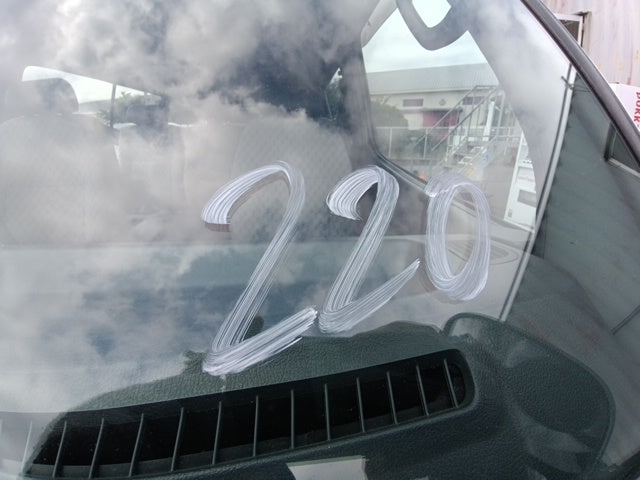 TOYOTA HIACE 2004 WHITE