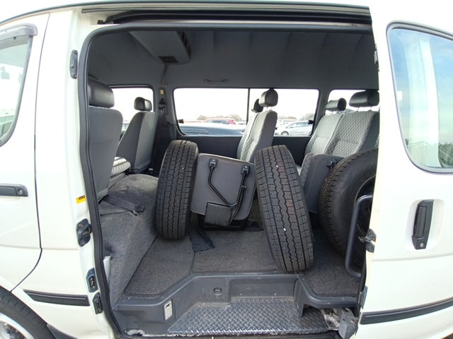 TOYOTA HIACE 2004 WHITE