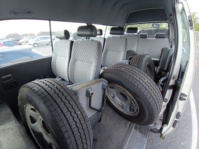 TOYOTA HIACE 2004 WHITE