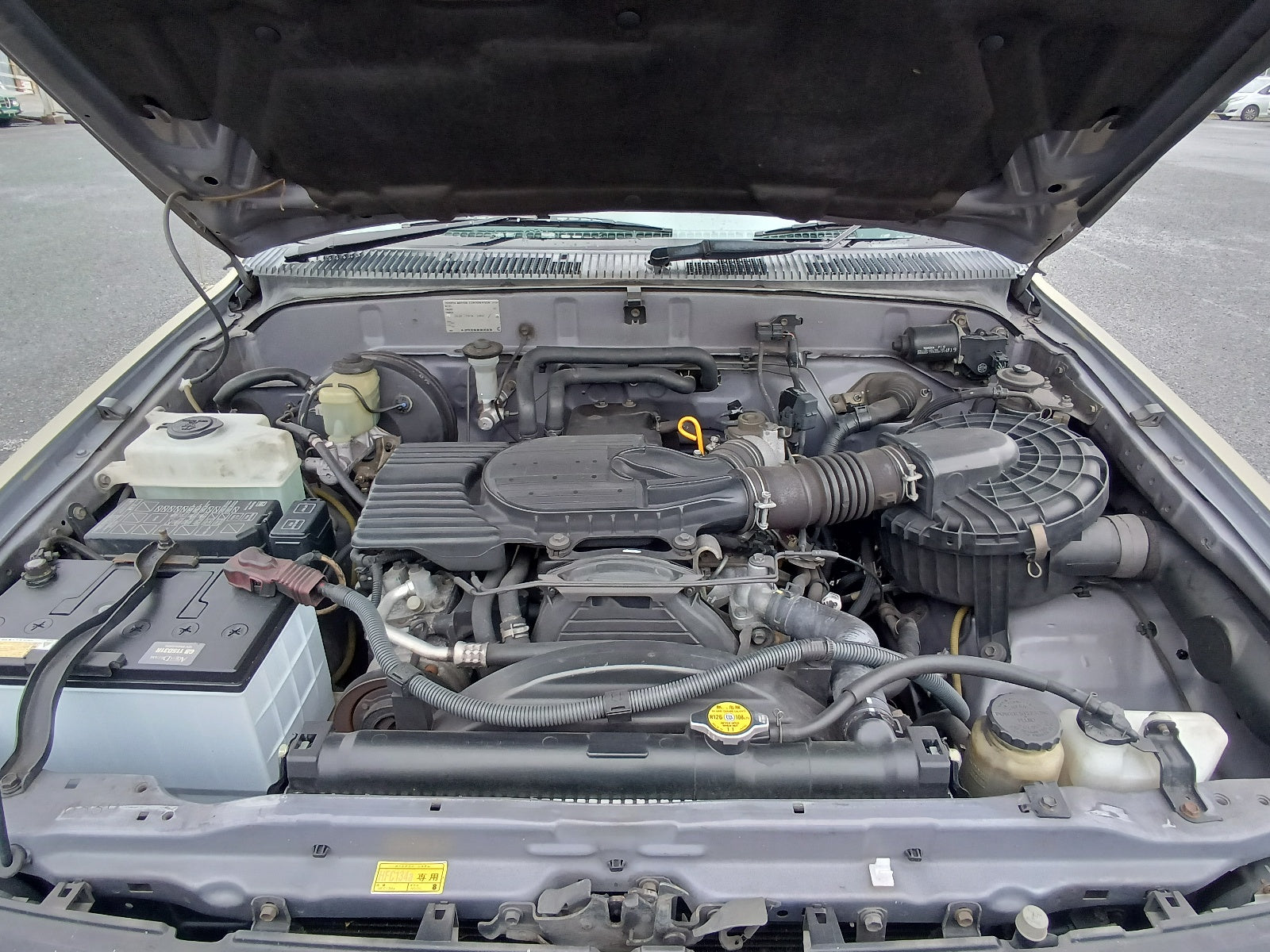 TOYOTA HILUX-2000-DOUBLE CAB BEIGE