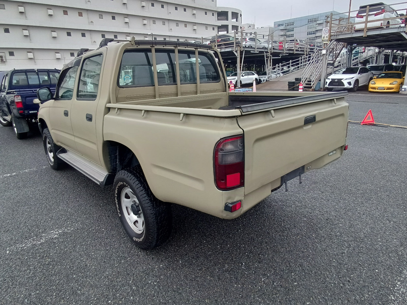 TOYOTA HILUX-2000-DOUBLE CAB BEIGE
