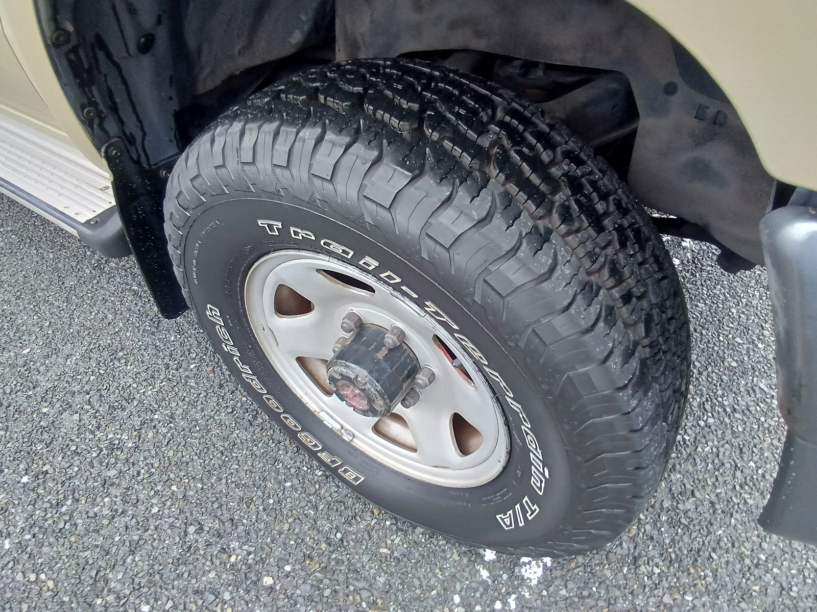 TOYOTA HILUX-2000-DOUBLE CAB BEIGE