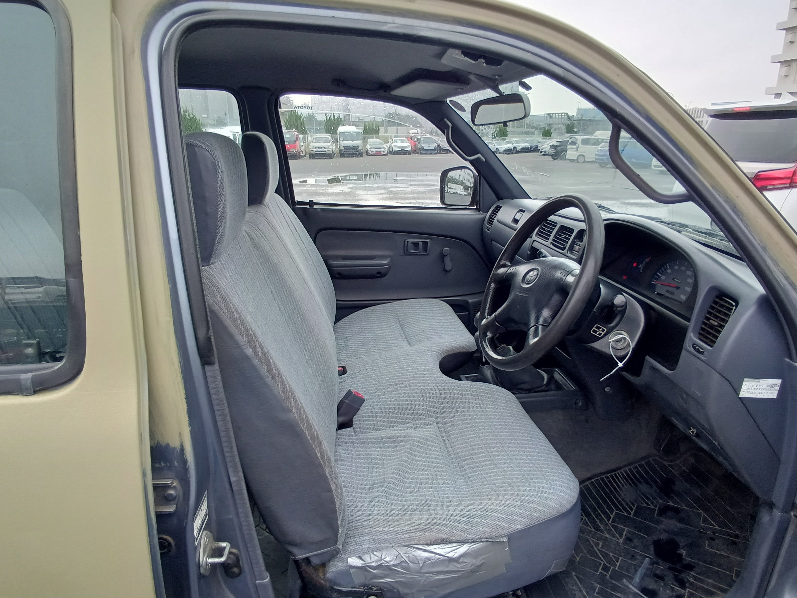 TOYOTA HILUX-2000-DOUBLE CAB BEIGE