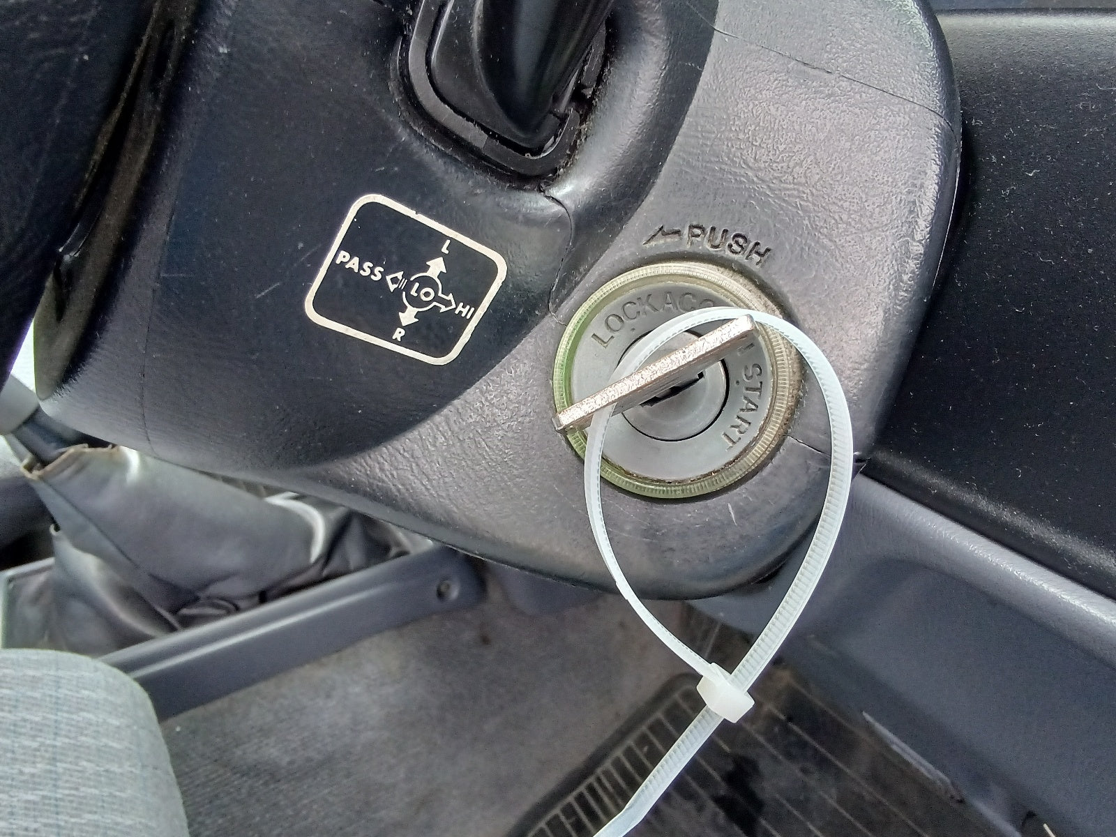 TOYOTA HILUX-2000-DOUBLE CAB BEIGE