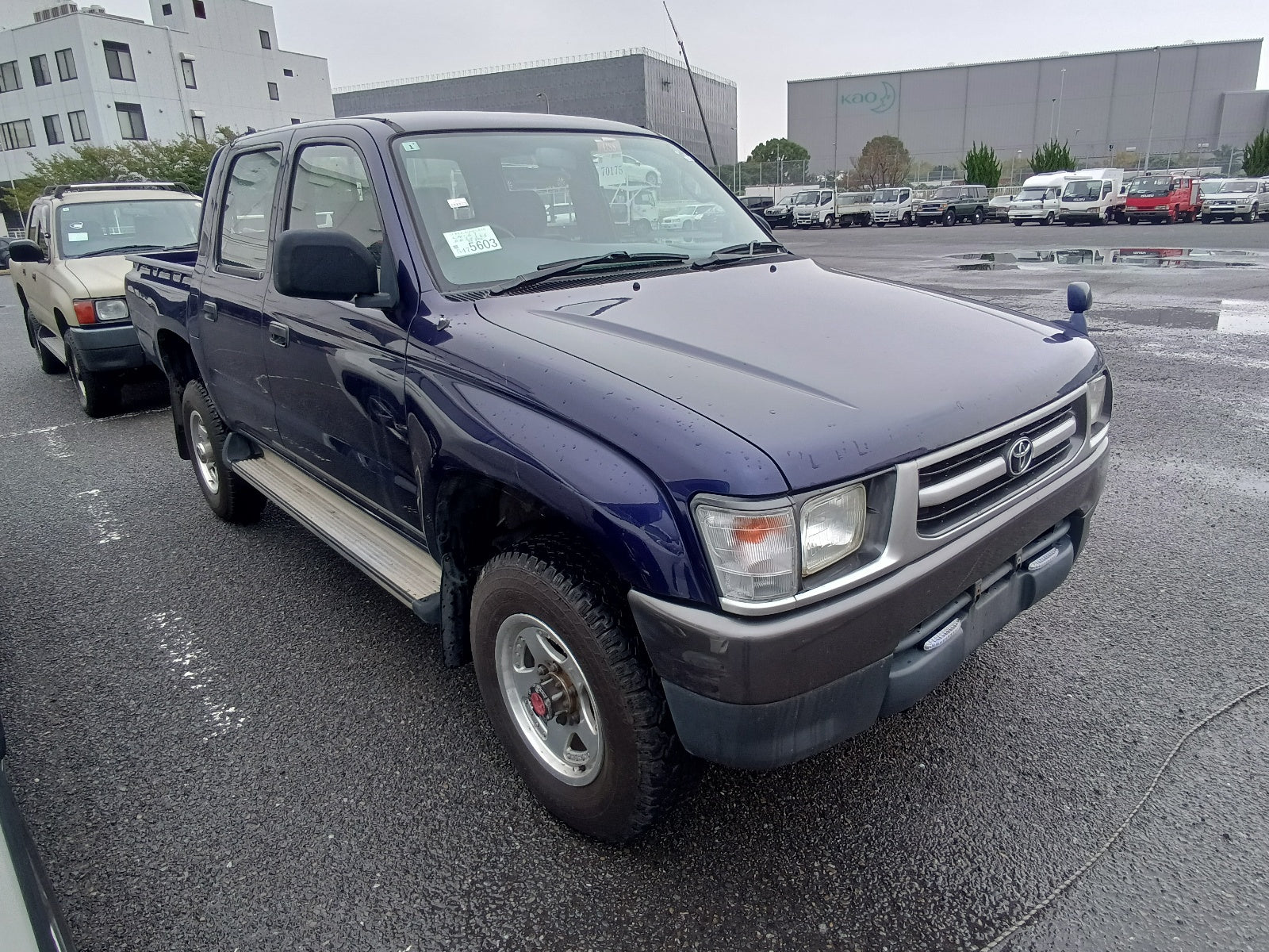 TOYOTA HILUX 2004 NAVY BLUE