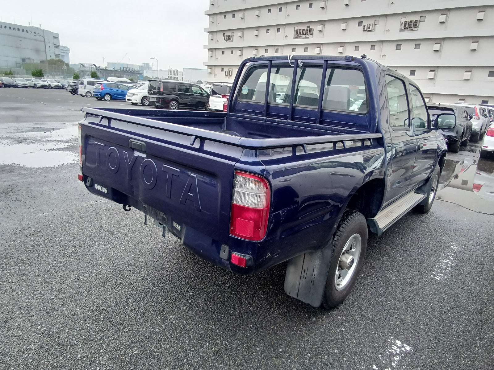 TOYOTA HILUX 2004 NAVY BLUE