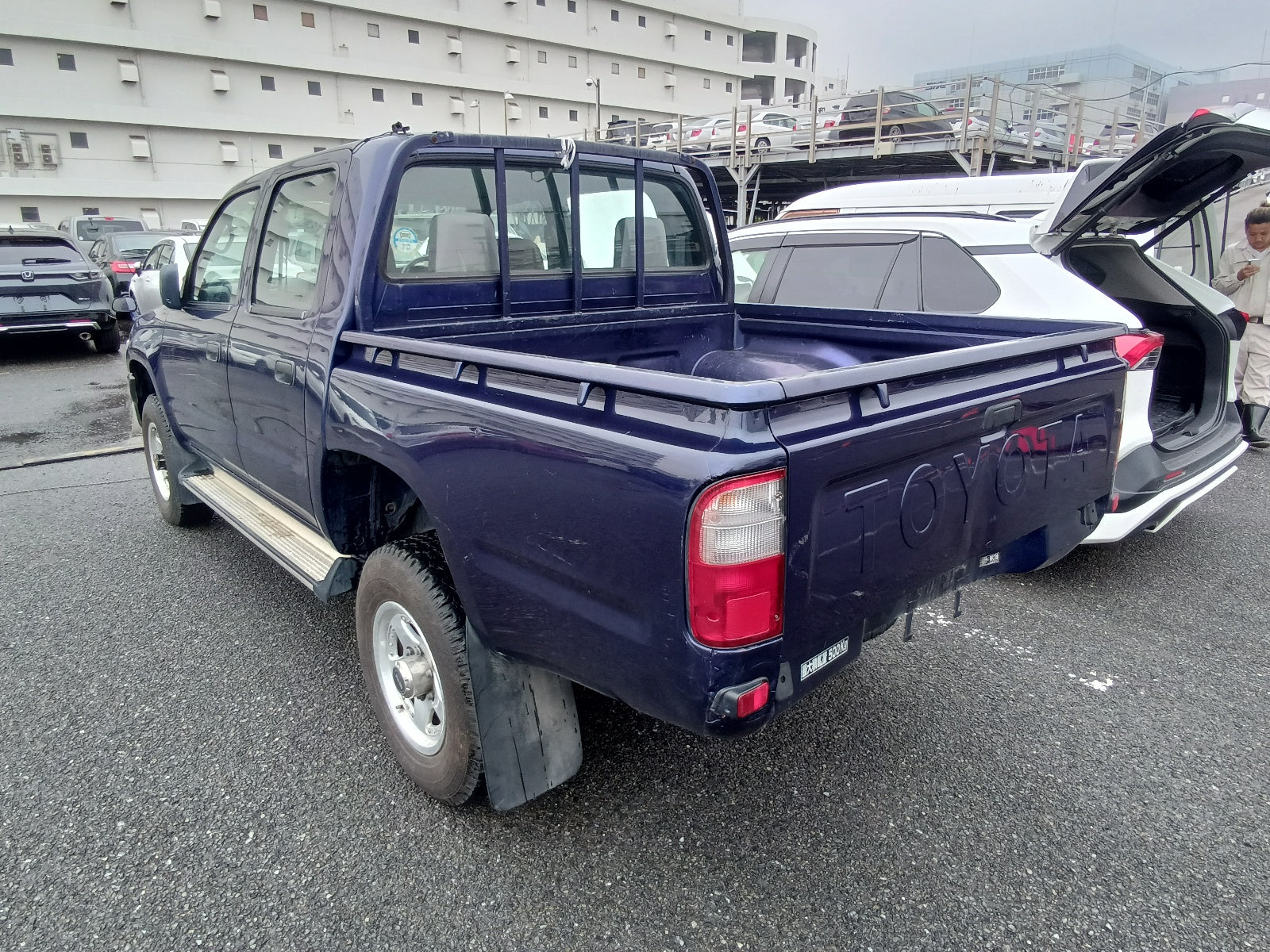 TOYOTA HILUX 2004 NAVY BLUE