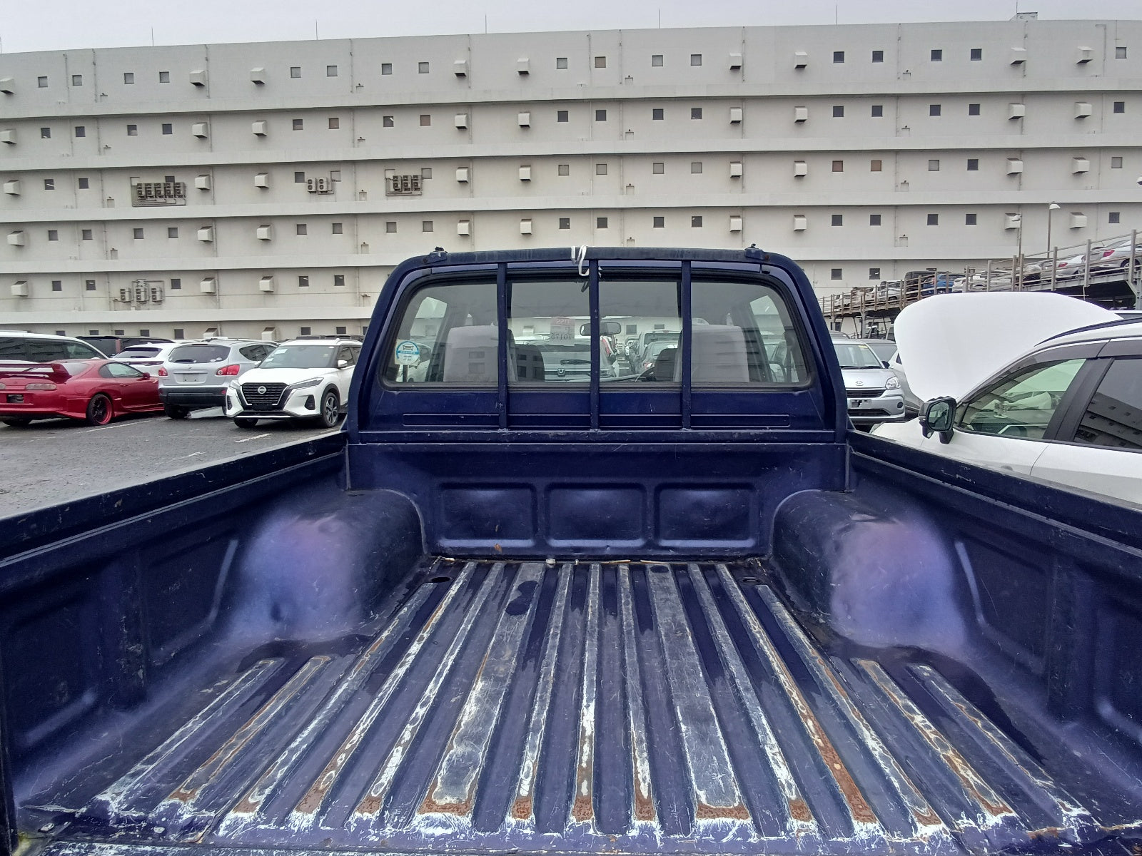 TOYOTA HILUX 2004 NAVY BLUE