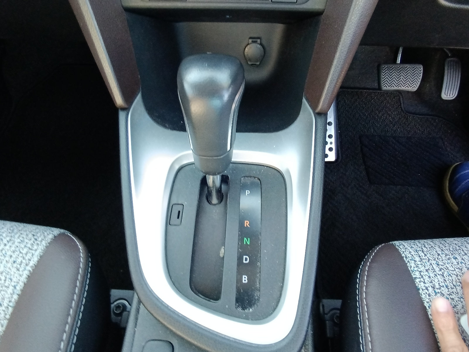 TOYOTA YARIS CROSS-HYBRID Z PACKAGE-2020-RED TWO TONE