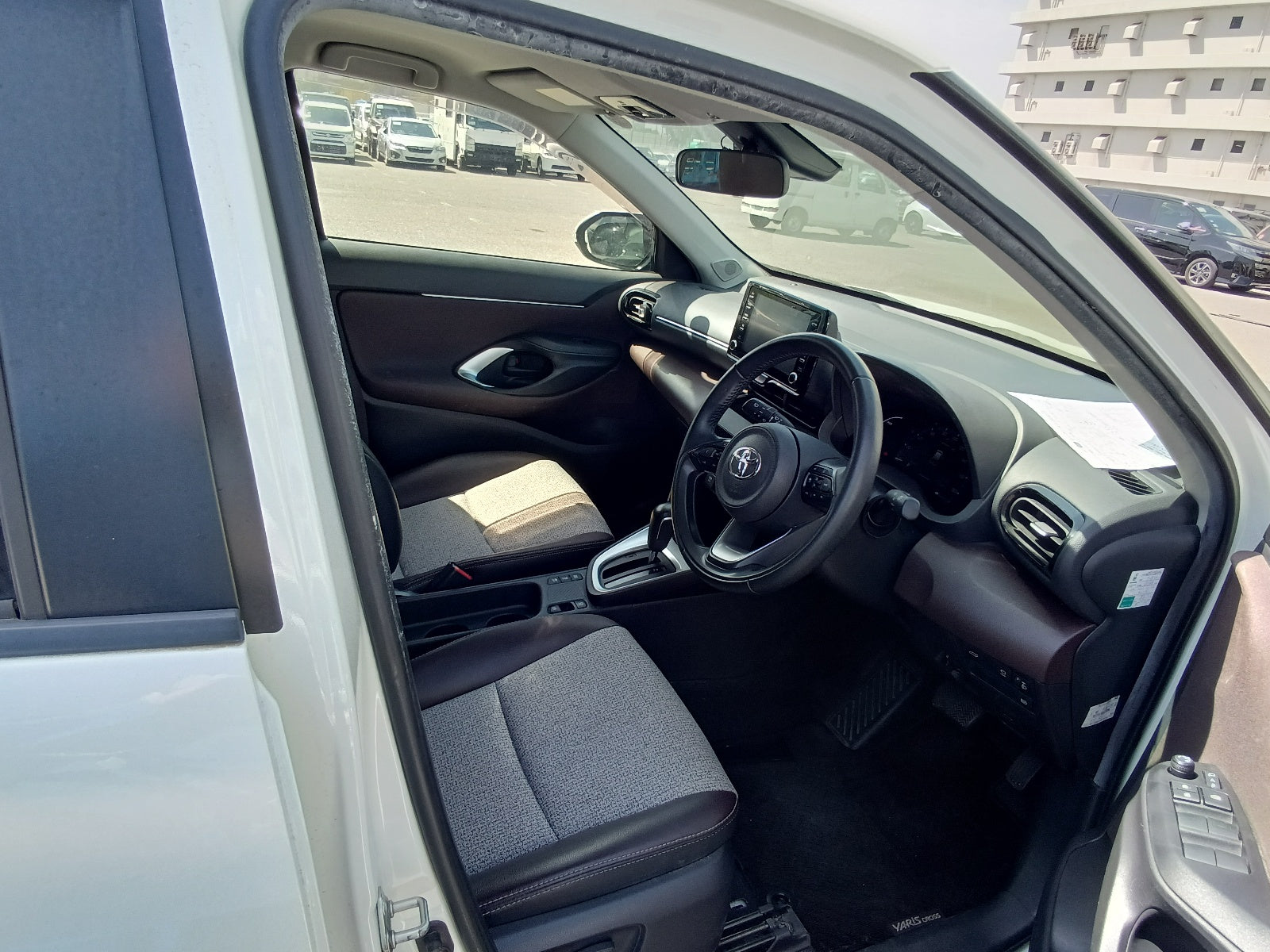 TOYOTA YARIS CROSS HYBRID 2021 Z PEARL WHITE