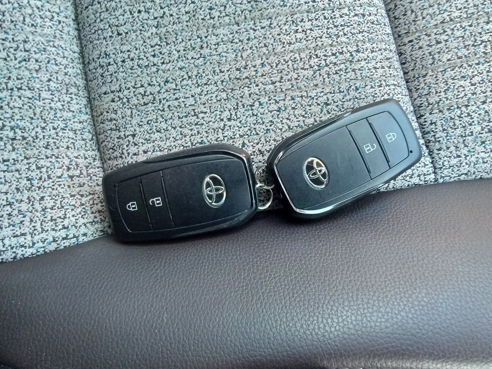 TOYOTA YARIS CROSS HYBRID 2021 HYBRID Z RED