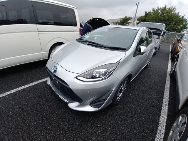 TOYOTA AQUA 2020 SILVER S Style Black