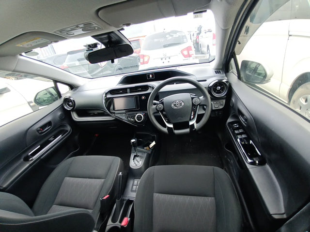 TOYOTA AQUA 2020 SILVER S Style Black