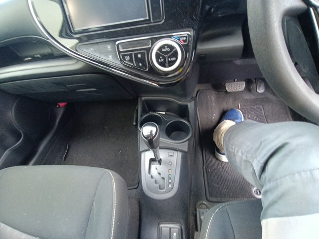 TOYOTA AQUA 2020 SILVER S Style Black