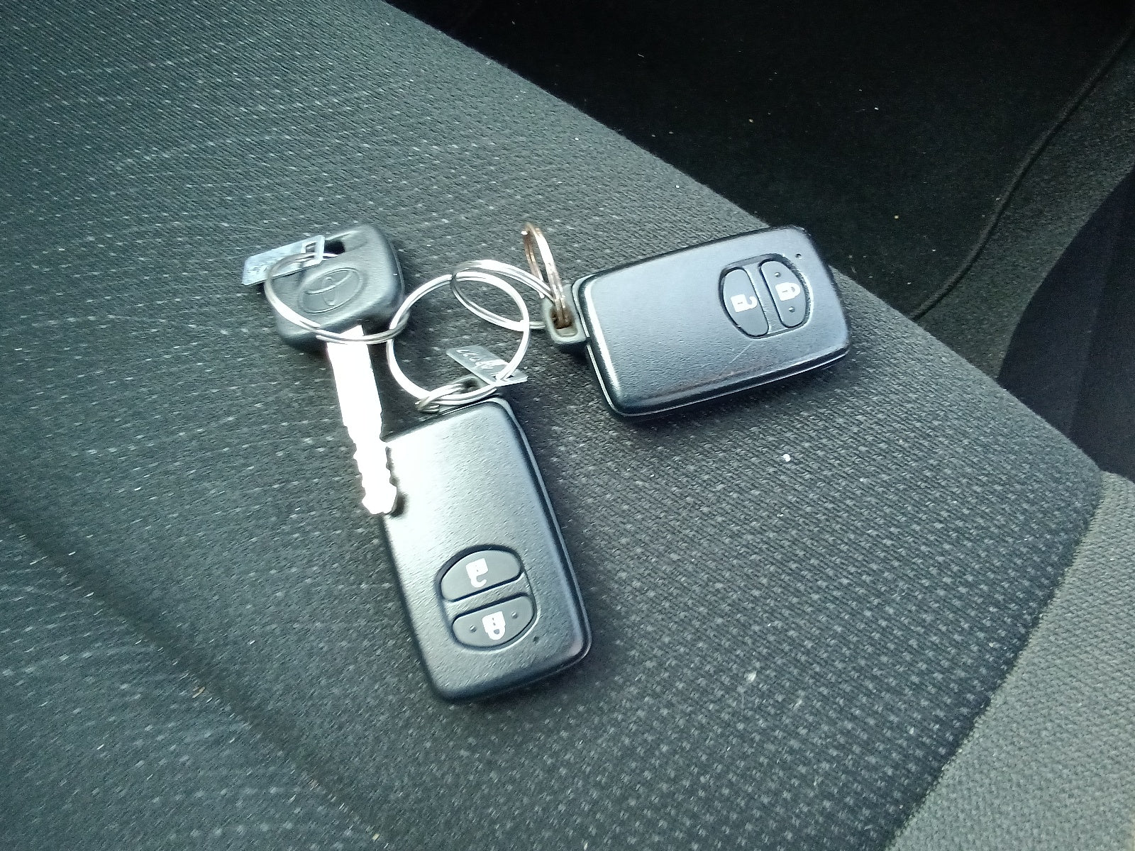 TOYOTA COROLLA AXIO-HYBRID EX-2020-SILVER