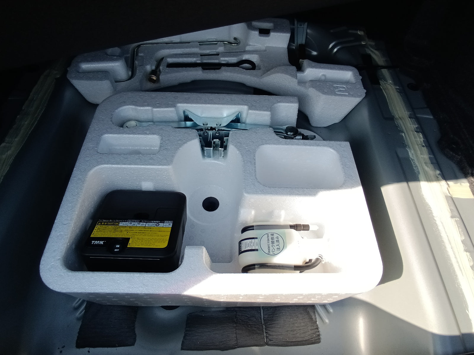 TOYOTA COROLLA AXIO-HYBRID EX-2020-SILVER