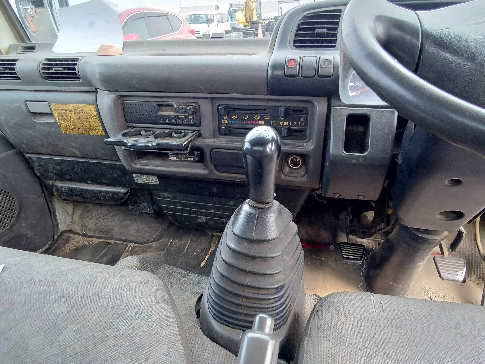 ISUZU ELF-Truck-2004