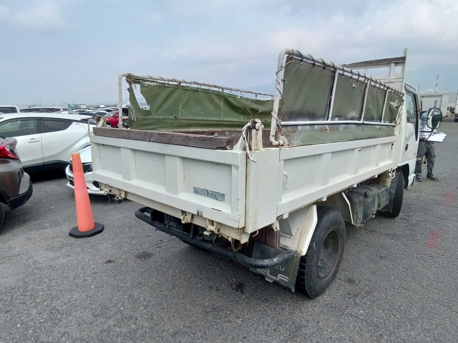 ISUZU ELF-Truck-2004