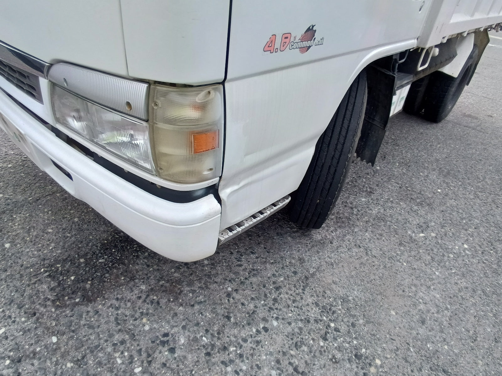 ISUZU ELF-Truck-2004