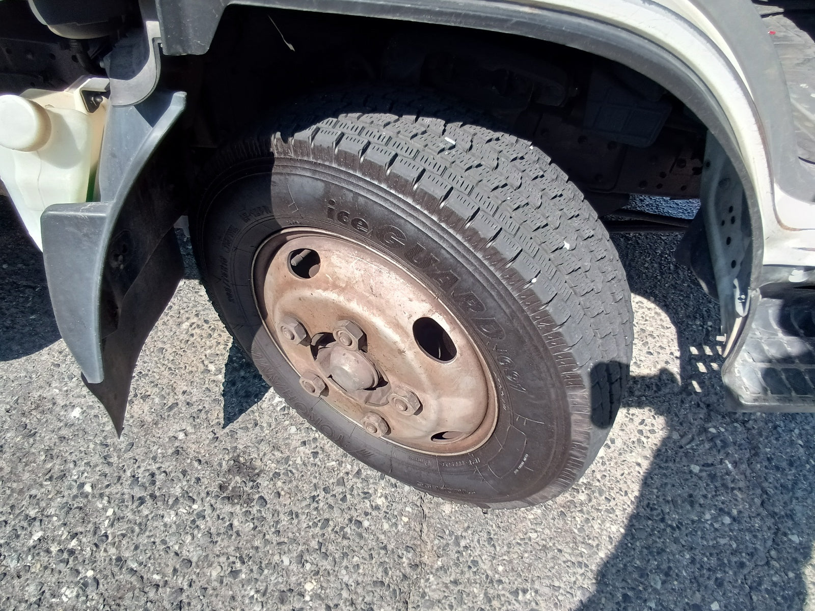 ISUZU ELF 2007 white