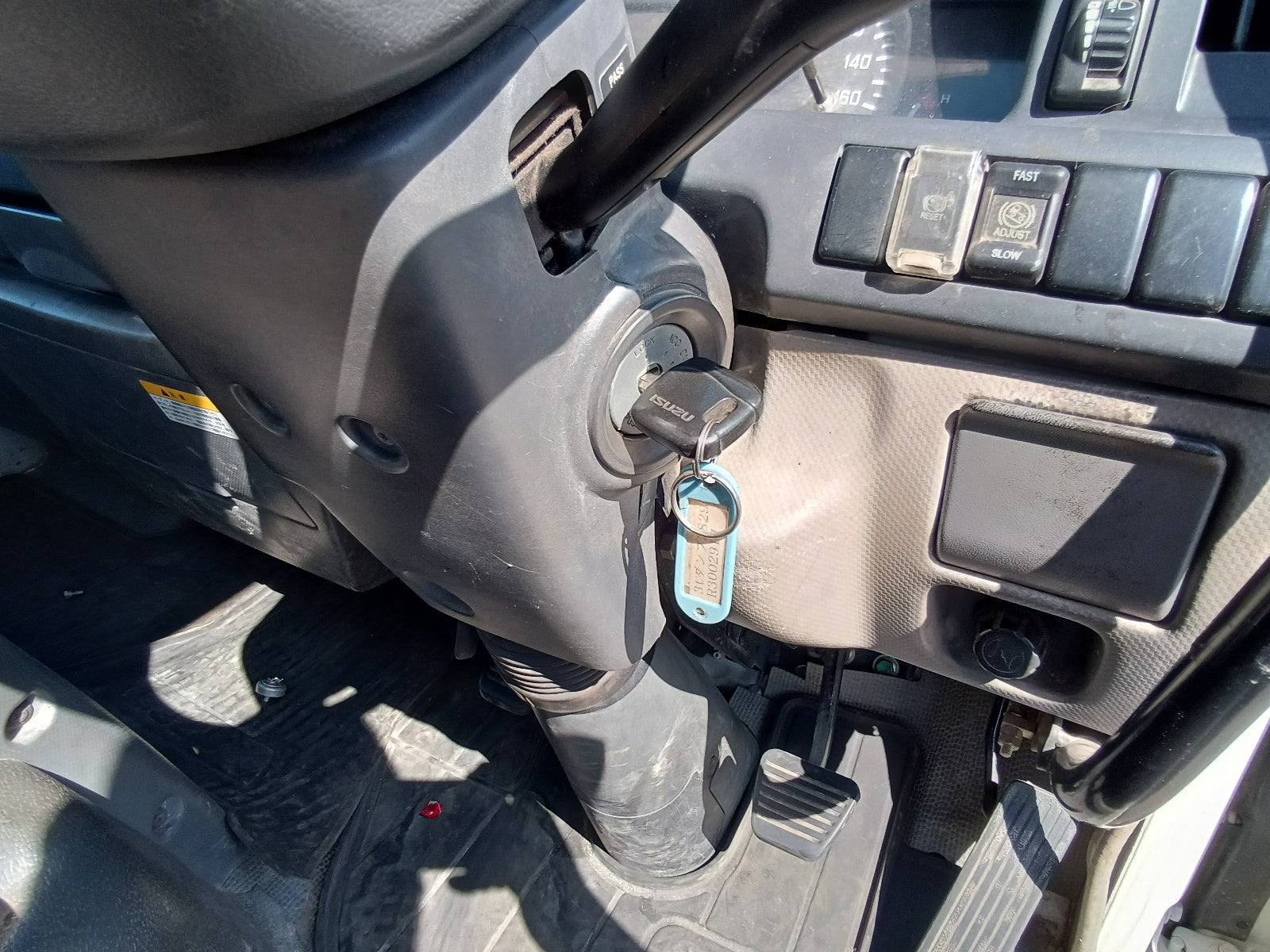 ISUZU ELF 2007 white