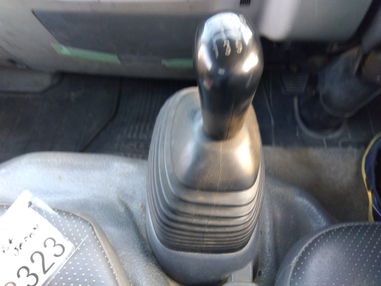 ISUZU ELF- 2D Truck-2014