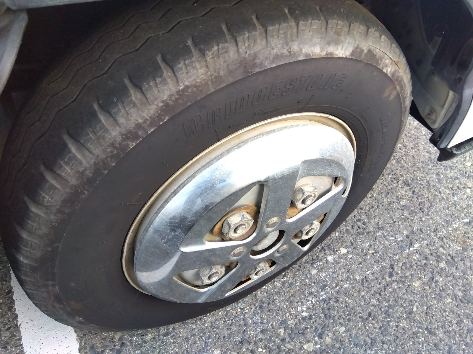 ISUZU ELF- 2D Truck-2014