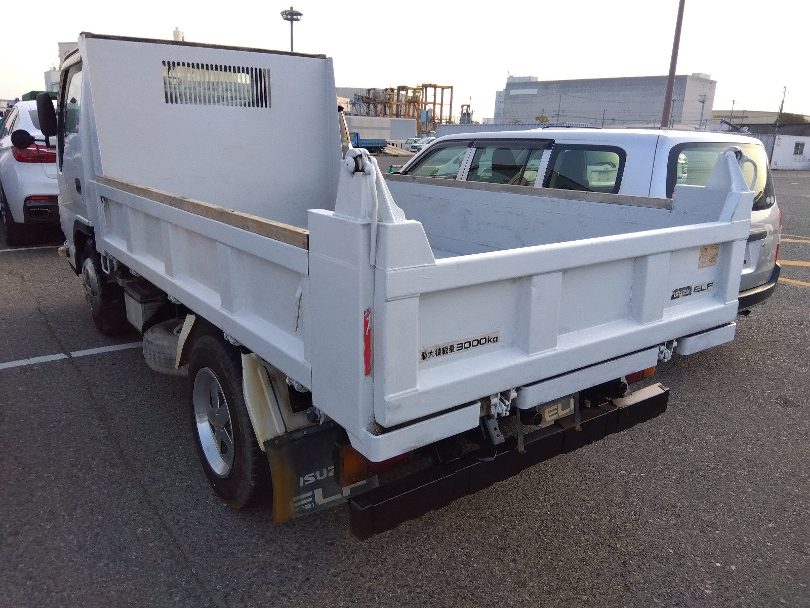 ISUZU ELF- 2D Truck-2014