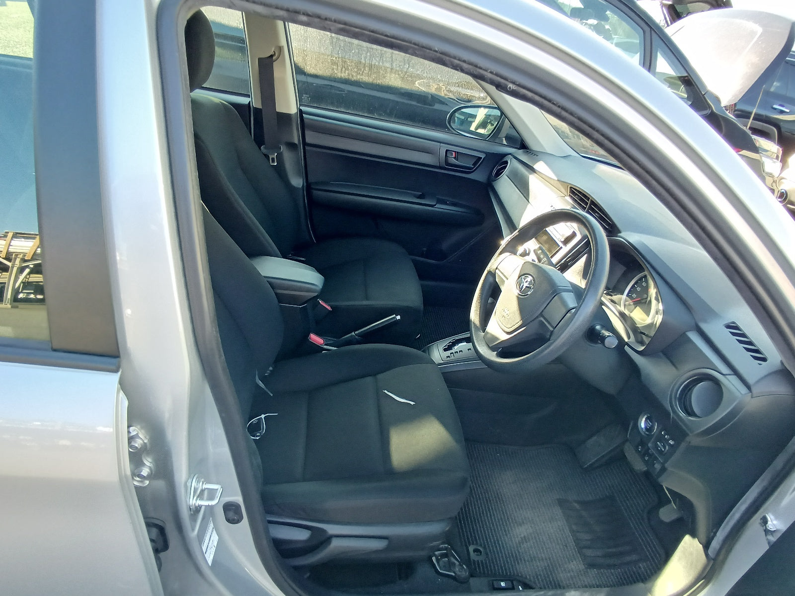 TOYOTA COROLLA AXIO- EX-2020-SILVER