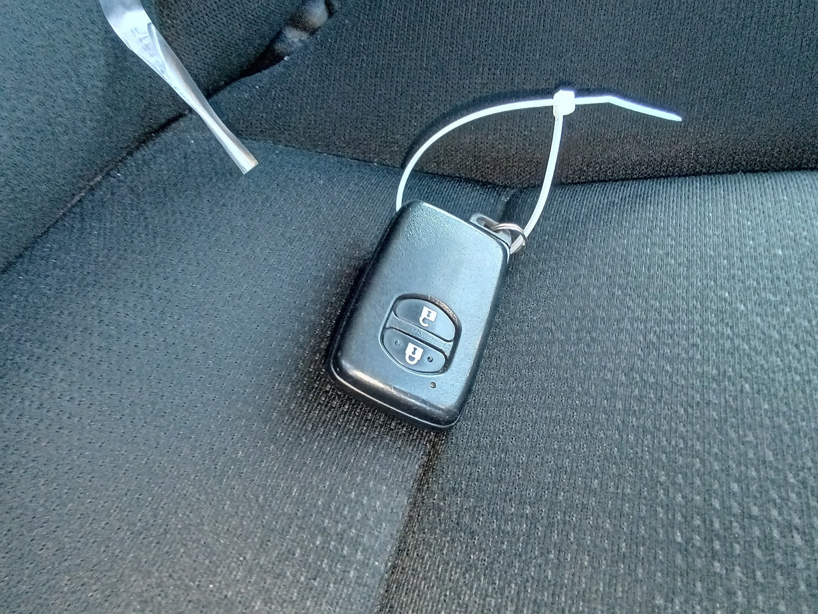 TOYOTA COROLLA AXIO- EX-2020-SILVER