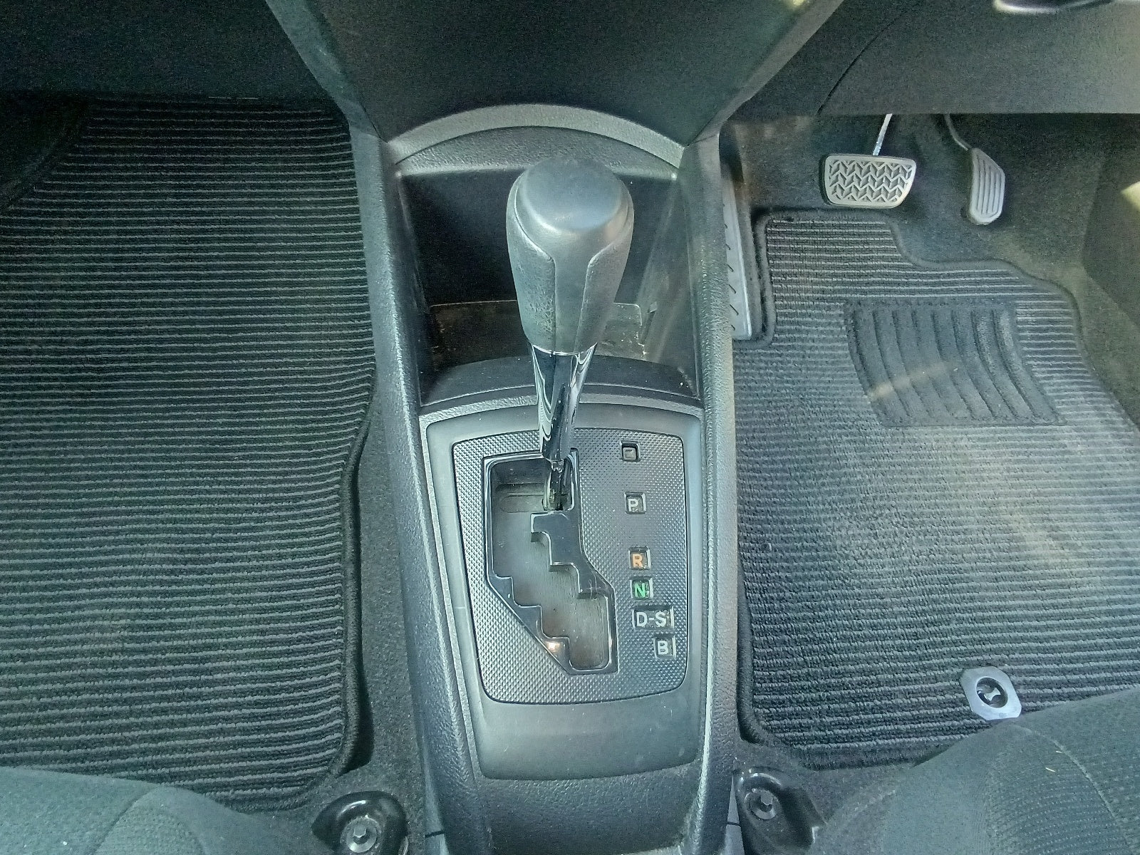 TOYOTA COROLLA AXIO- EX-2020-SILVER