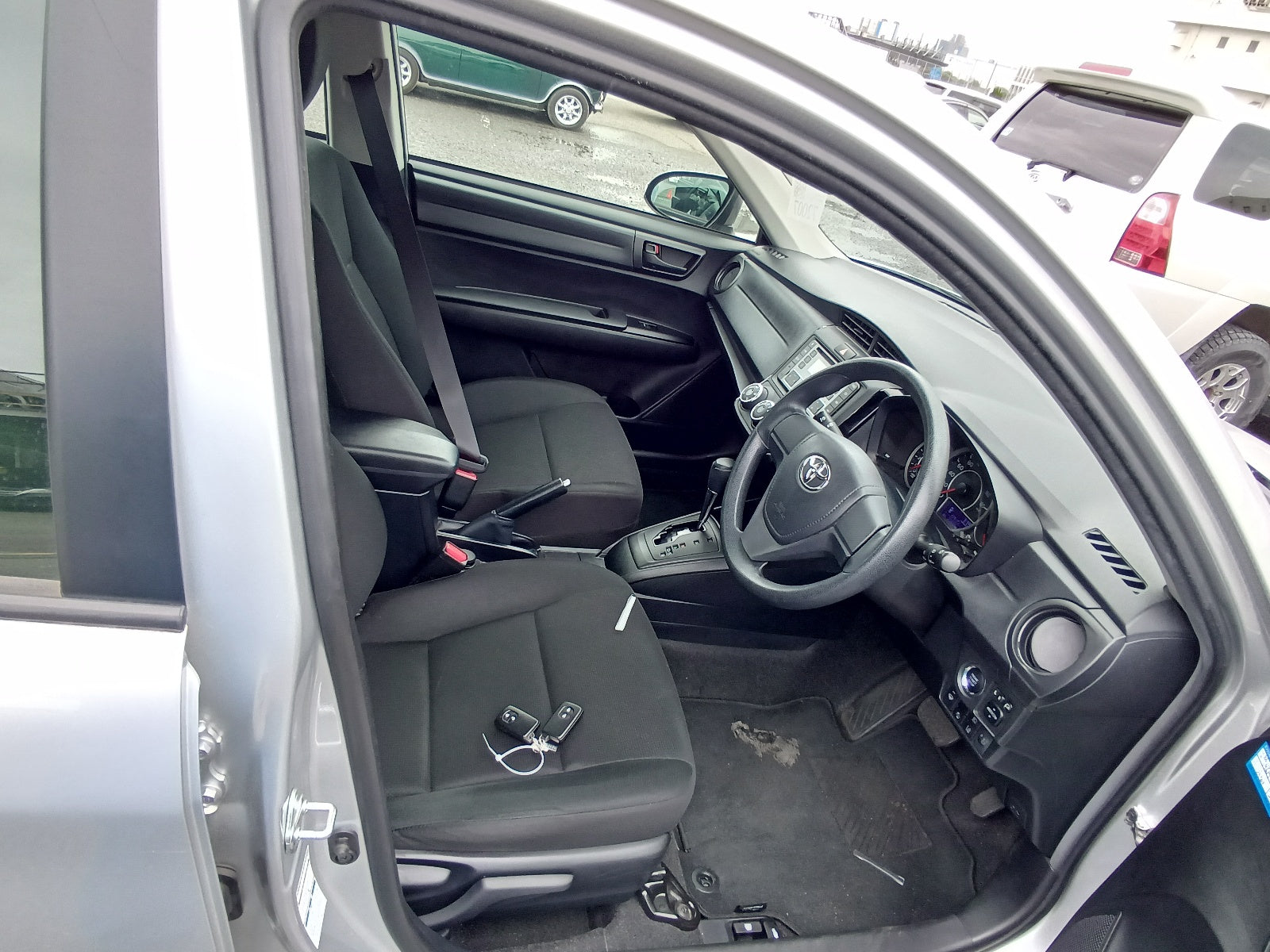 TOYOTA COROLLA AXIO- EX-2020-SILVER