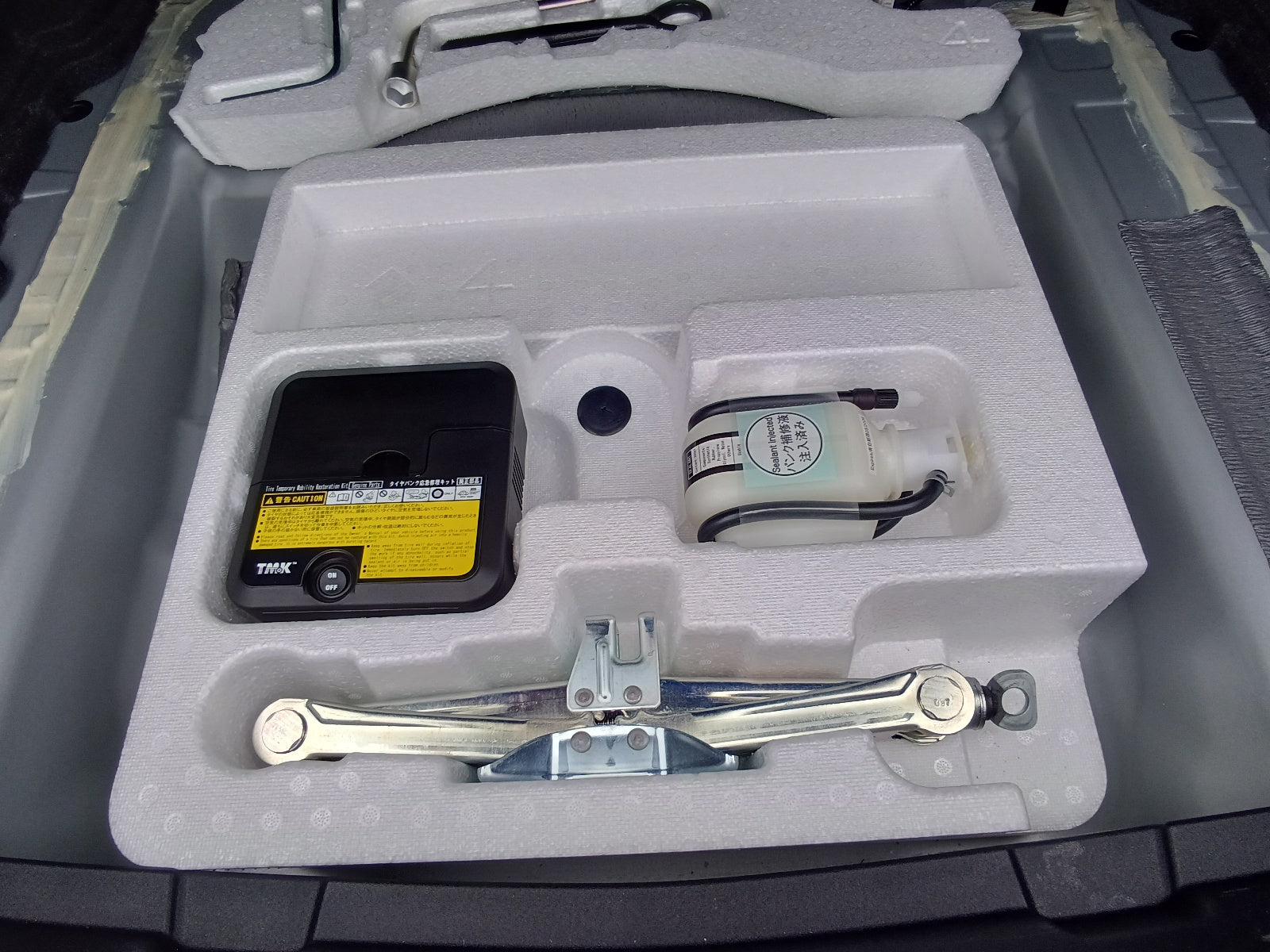 TOYOTA COROLLA AXIO- EX-2020-SILVER