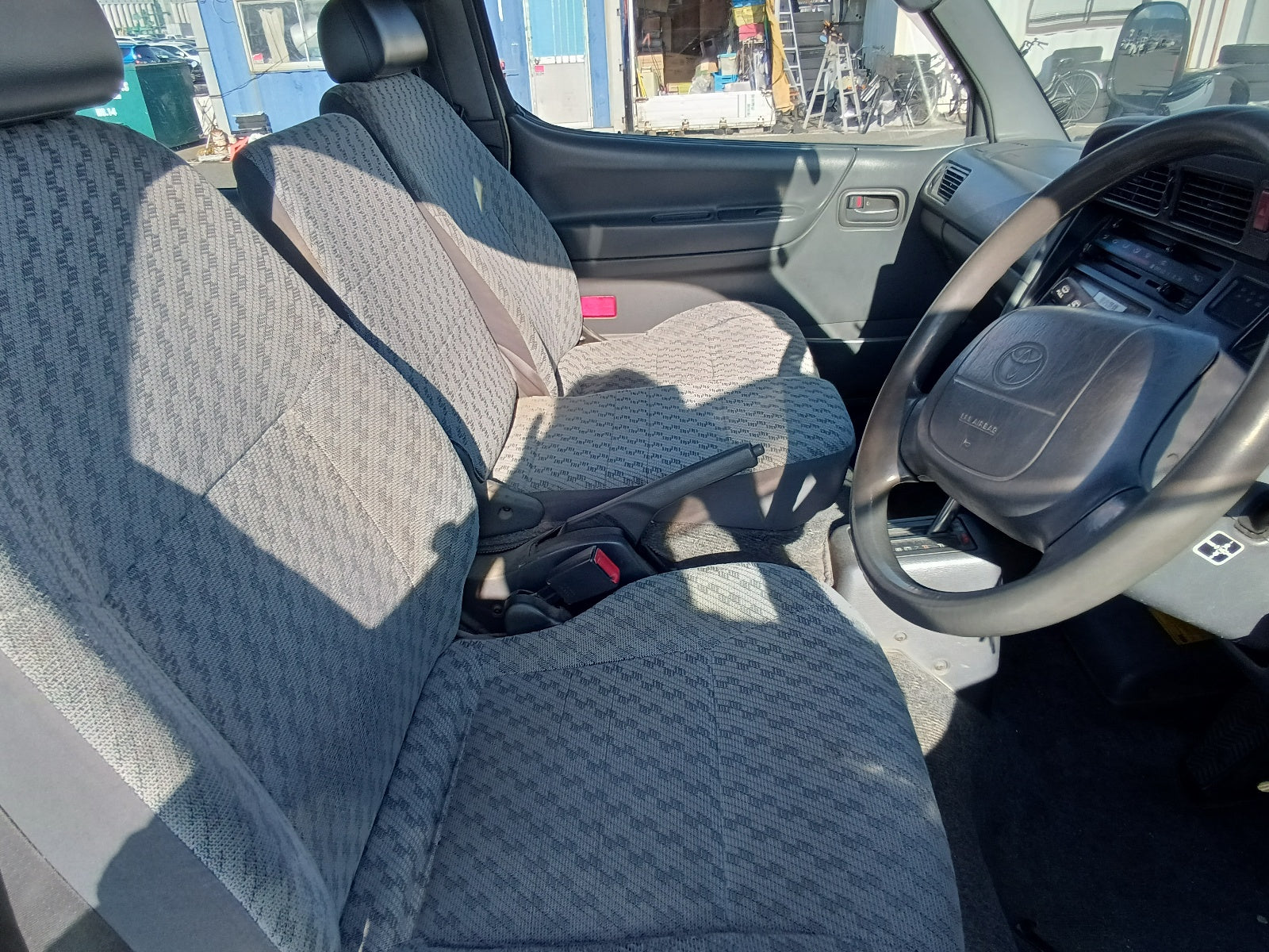 TOYOTA HIACE GL 2003