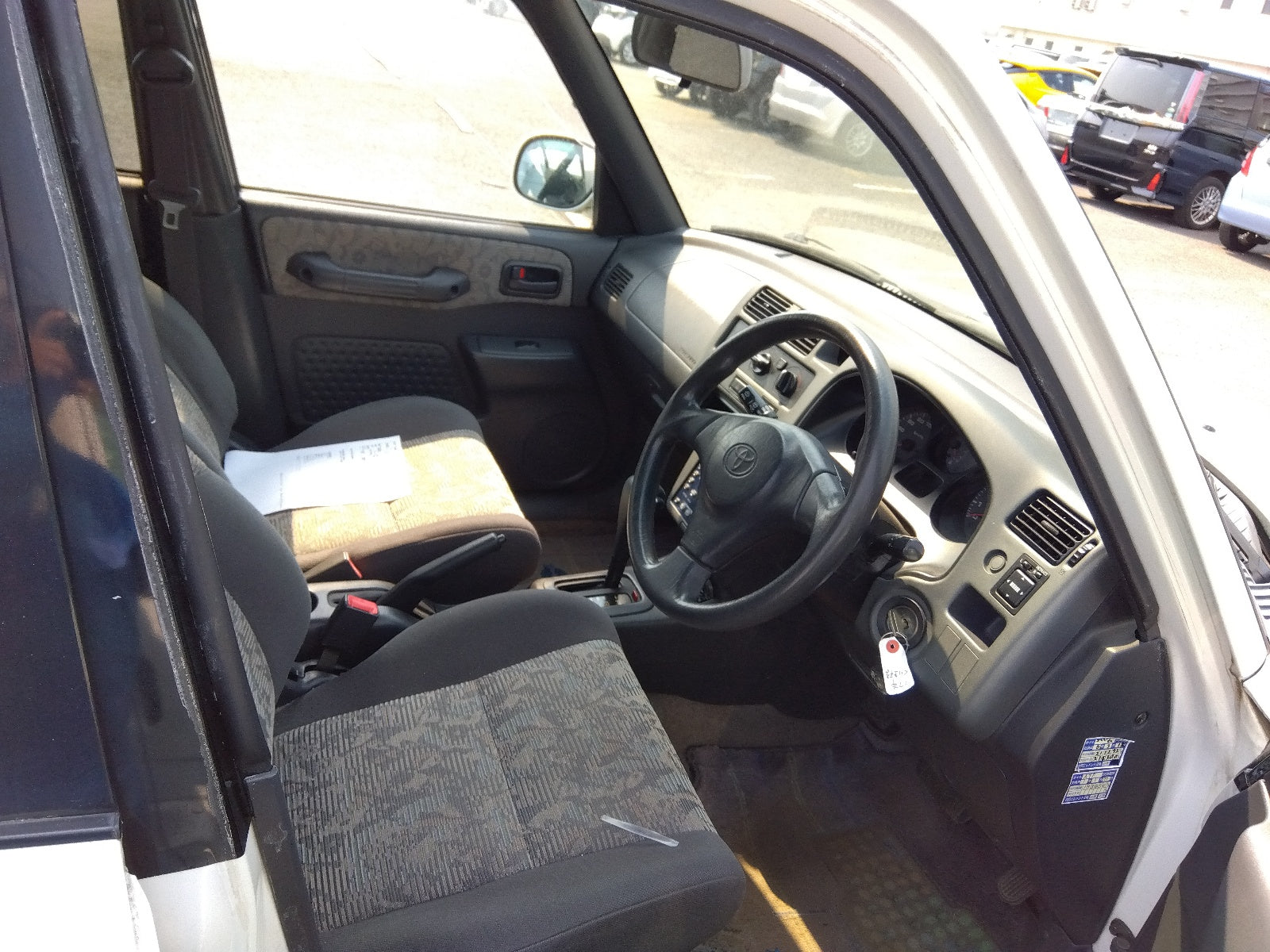 TOYOTA RAV4 - J-V - 2000