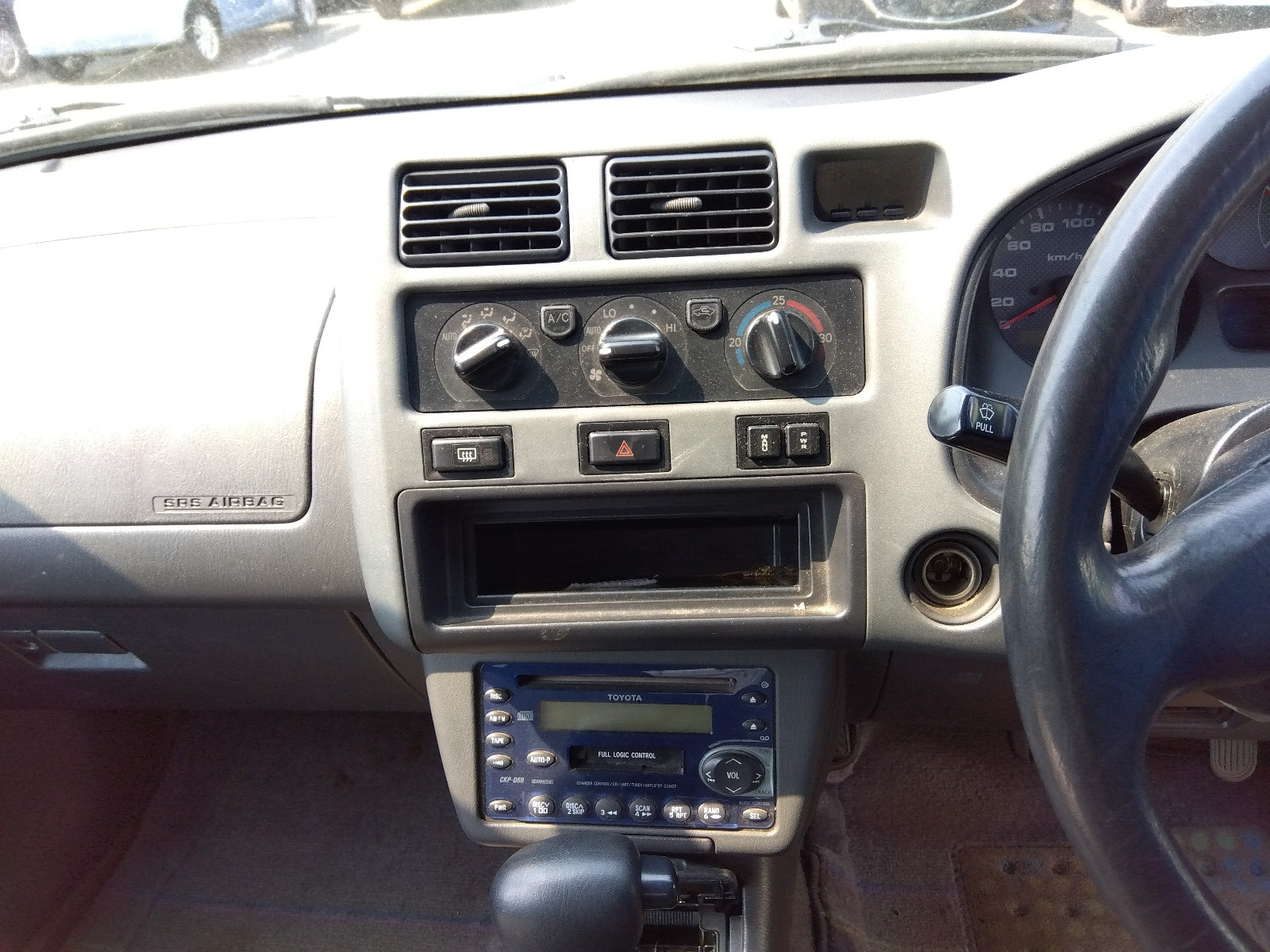 TOYOTA RAV4 - J-V - 2000