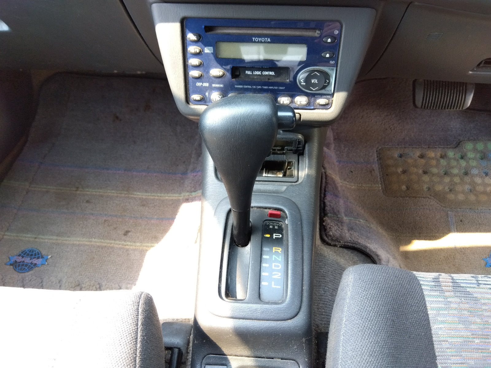 TOYOTA RAV4 - J-V - 2000