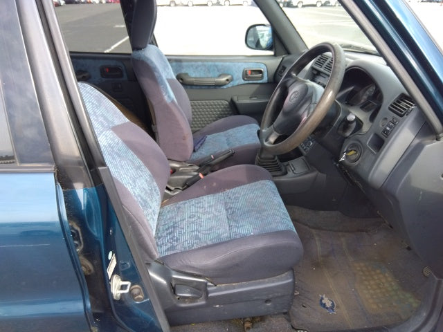 TOYOTA RAV4-L-V-2000