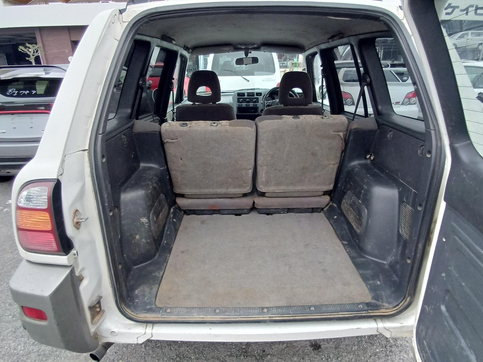 TOYOTA RAV4-J-2000 PEARL