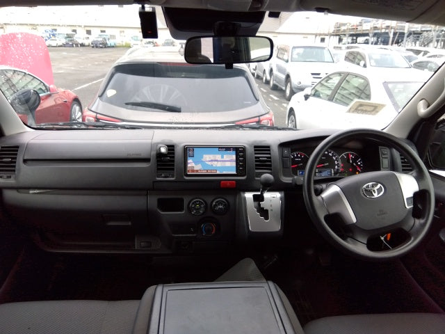 TOYOTA HIACE VAN-LONG DX-2019