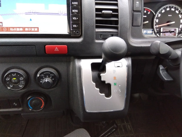 TOYOTA HIACE VAN-LONG DX-2019