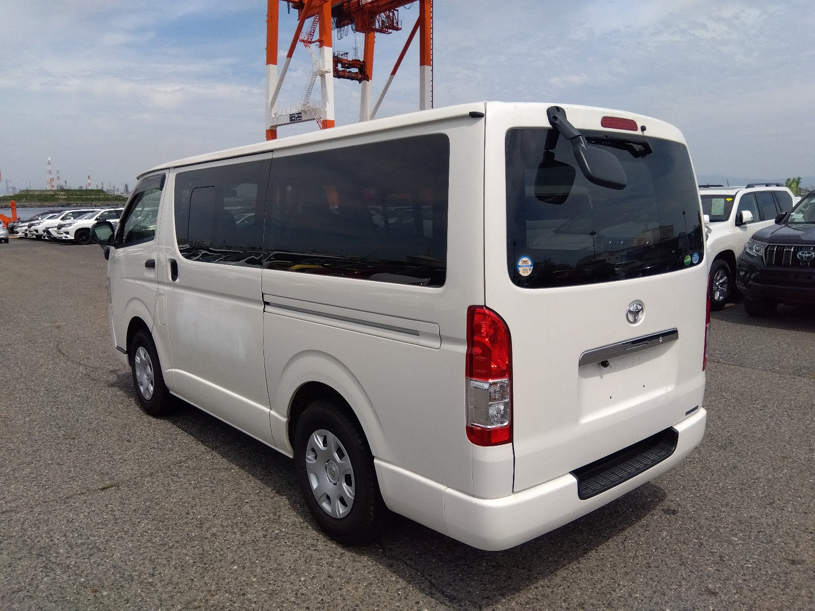 TOYOTA HIACE VAN-2020