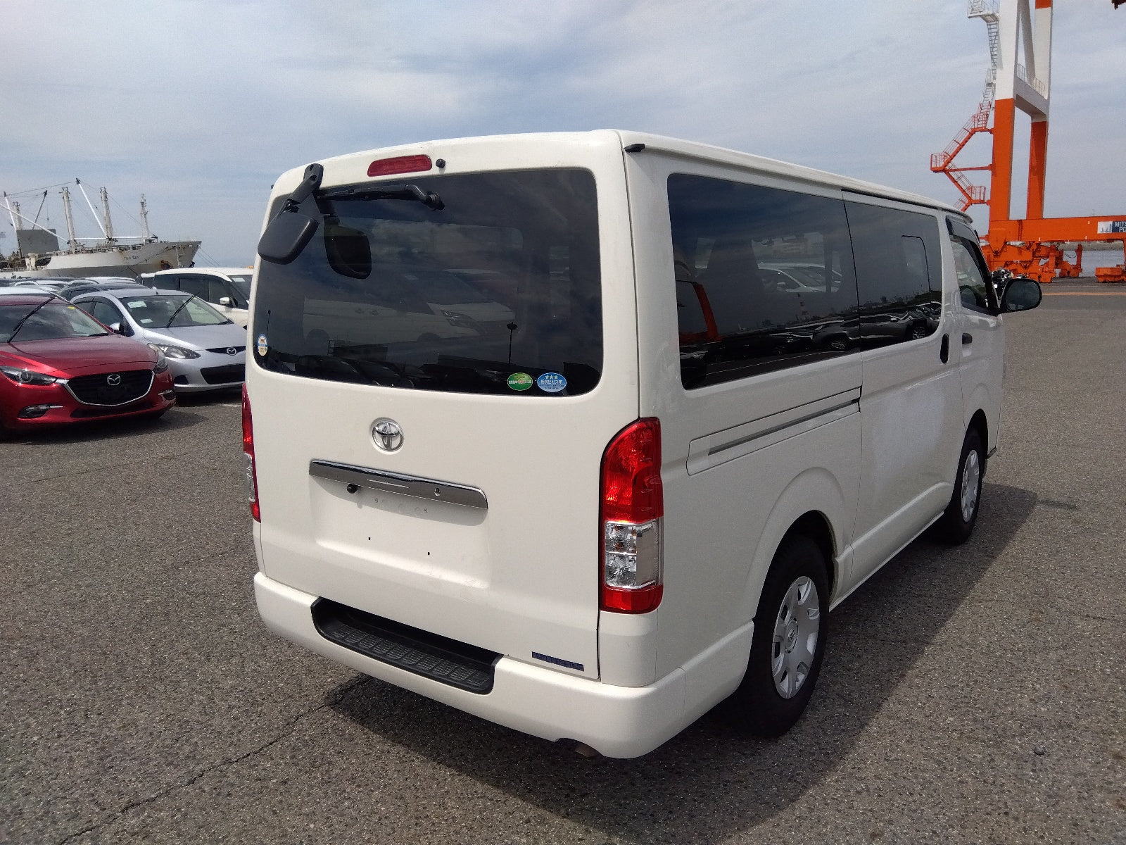 TOYOTA HIACE VAN-2020