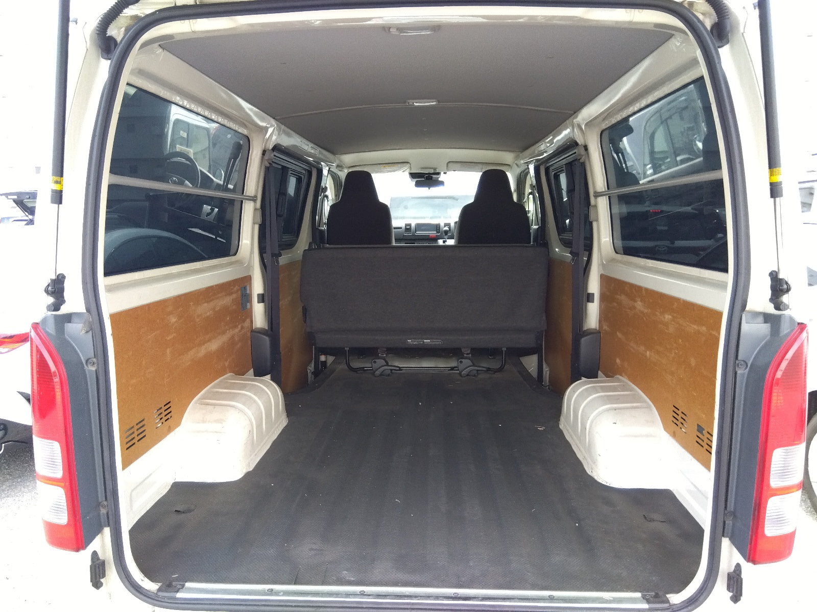 TOYOTA HIACE VAN-DX-2020